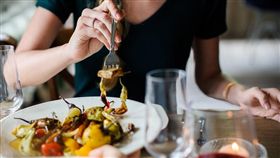 噎到,食物,英國,吃太快,窒息,心肺復甦術,叮嚀,提醒,　圖／翻攝自Pixabay https://parg.co/NYg