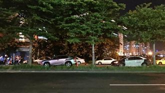 百萬名車未熄火偷走　警轟14槍逮她