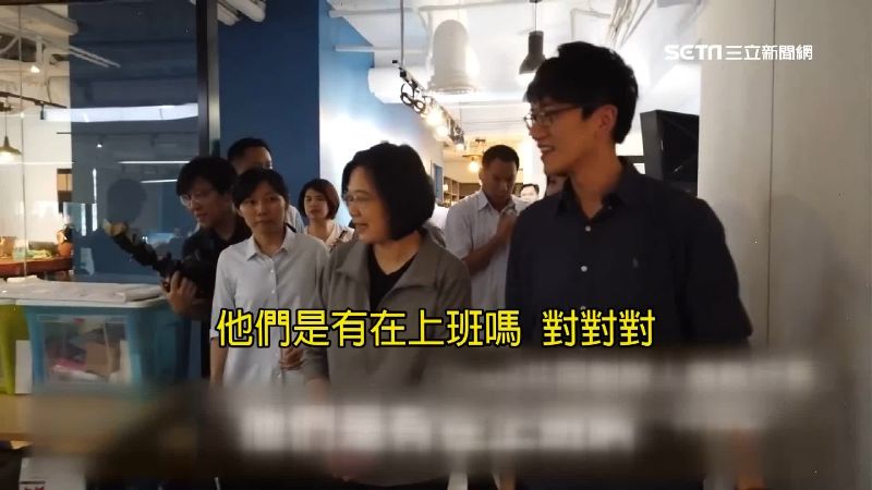 小英註冊Dcard！填專長：當總統