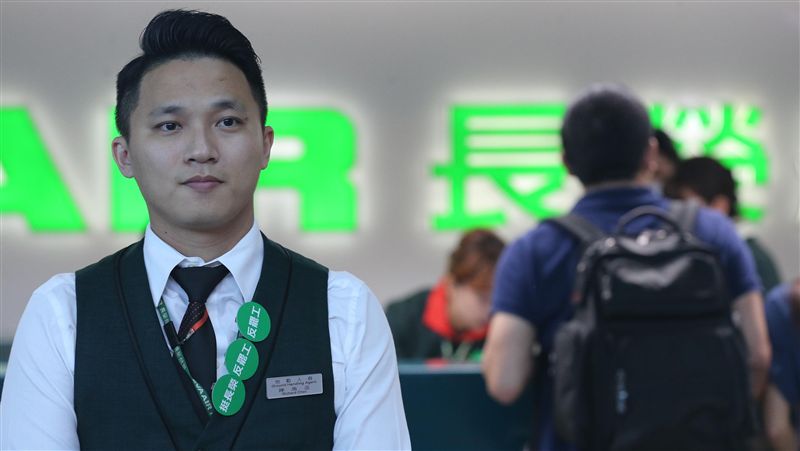 長榮地勤轉空服！3百人報名7成男性