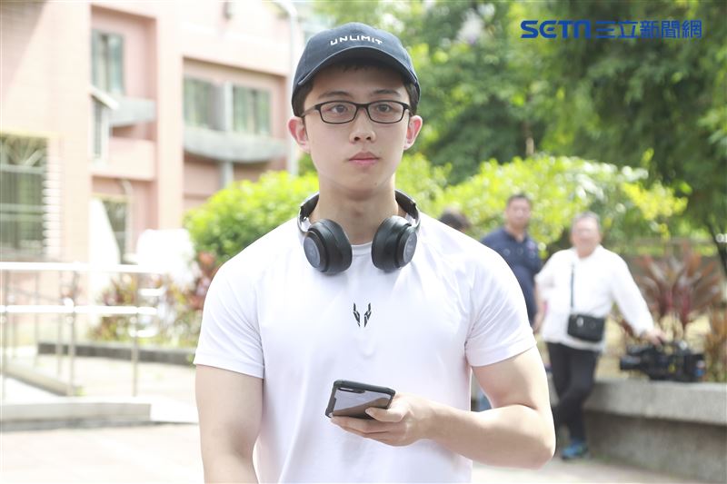 狄鶯與孫安佐一同做公益影片拍攝。（記者林士傑/攝影）