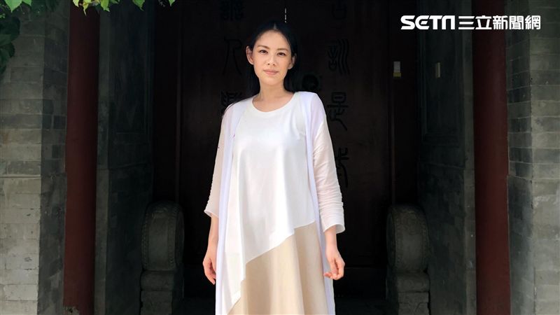女伶以｢相對論」靈感　迷上愛因斯坦