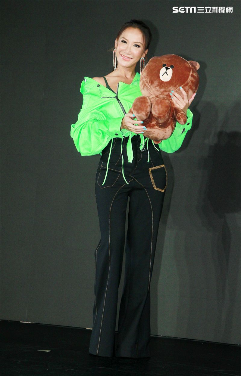 COCO李玟魅力現身分享LINE MUSIC上線音樂交流樂趣。（記者邱榮吉/攝影）