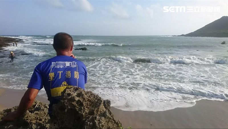 墾丁驚傳遊客溺水　男大生突下沉失蹤