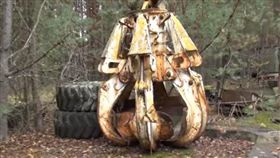 核災,車諾比,核爆家園,烏克蘭,旅遊,機械爪,輻射（圖／翻攝自YouTube）