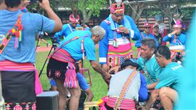 傳承文化　原民會和政院補助台東逾3億元（1）原住民族委員會協助台東各鄉鎮推動原住民族文化，今年補助金額超過新台幣3億元，包括歲時祭典、興建部落聚會所。圖為阿美族豐年祭。中央社記者盧太城台東攝　108年7月10日