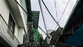 新北市爭取經費延伸烏來自來水管新北市政府去年成功向中央爭取約新台幣1.18億元經費辦理「烏來里及忠治里自來水延管工程」，預計完工後將有約200戶民眾受益，未來在忠治里的天空水管景象將成為歷史。（新北市水利局提供）中央社記者葉臻傳真　108年7月10日