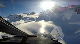 驚險瞬間曝光！阿爾卑斯山「2機相撞」　碎片四散7人罹難（圖／翻攝自twitter）