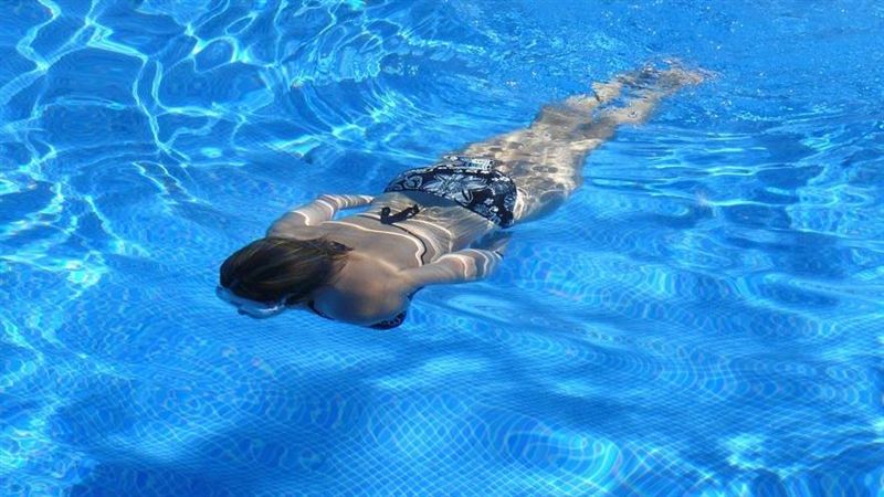 泳池消毒水味重？研究曝「超噁本體」