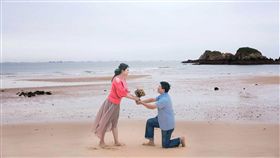 方塊海浪漫見證  馬祖補助準新人婚攝（1）連江縣政府到8月30日止補助20對準新人婚紗攝影，每對新台幣1萬2000元，讓準新人有機會與世界奇景「方塊海」及莒光代表性景點合影。（連江縣交通旅遊局）中央社  108年7月12日