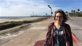 女科學家離奇死亡…陳屍二戰廢棄碉堡「耳朵被割掉」
圖翻識自Searching for Suzanne臉書