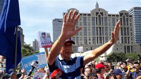 郭台銘家門口拜票（圖／記者鄒建威攝影）