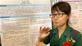 丘成桐數學獎頒獎　北一女林芮吟摘金牌2018第10屆丘成桐中學數學獎7日在台北舉行頒獎典禮，今年度金牌由北一女中學生林芮吟以The 4-chossability of planar graphs and cycle adjacency摘下。中央社記者陳至中攝　107年7月7日