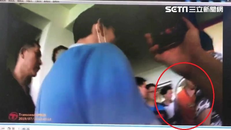 惡男刺死女友母　被逮畫面曝光