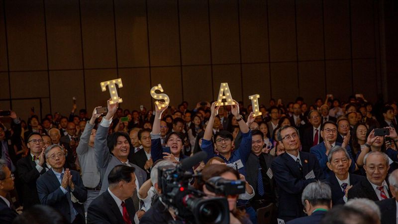 神聖一刻！蔡英文在美接過民主女神像