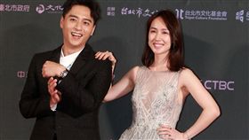 2019台北電影獎今天於台北市中山堂舉行，備受矚目的情侶檔鄭人碩和小薰一起走紅毯。電影《寒單》。（圖／記者邱榮吉攝影）