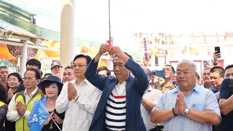 藍初選明出爐是否脫黨？郭董這樣說…