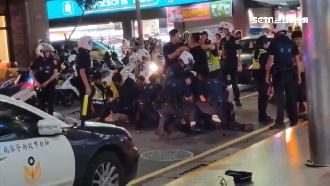 5醉漢囂張襲警　遭快打壓制逮捕