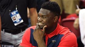 NBA／柯瑞上身？威廉森半場飆三分
NBA,紐奧良鵜鶘,狀元,Zion Williamson,Logo-Shot
翻攝自推特