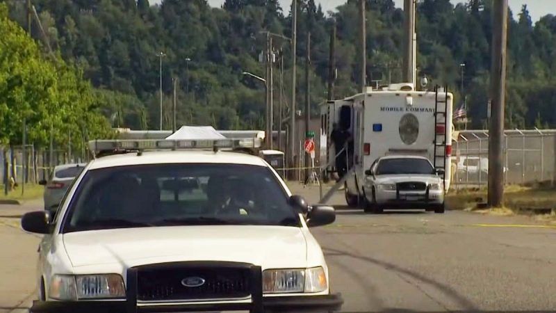 男子帶步槍襲移民中心　遭美警擊斃！