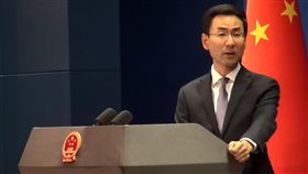 蔡總統過境紐約　中國外交部重申一中原則對於總統蔡英文過境美國紐約，中國外交部發言人耿爽12日強調，已向美方嚴正交涉，要求恪守「一中原則」，「不允許蔡英文過境，停止美台官方往來」。中央社記者繆宗翰北京攝　108年7月12日