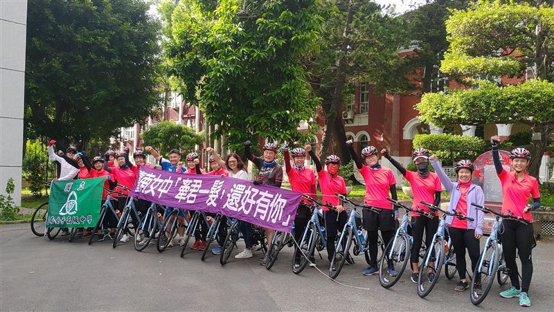 製髮助癌友　南女學生單車追風募款