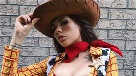 Reddit,玩具總動員,警長,胡迪,Cos,扮裝,酥胸,美尻,正妹,　圖／翻攝自Reddit