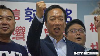 郭董深夜發文:全天下笑你傻也別放棄