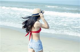 海灘,防曬,比基尼,美白,中暑（圖／pixabay）