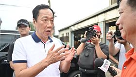 圖翻攝自郭台銘臉書