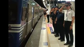 感傷!李承翰出殯 台鐵鳴笛民眾敬禮
