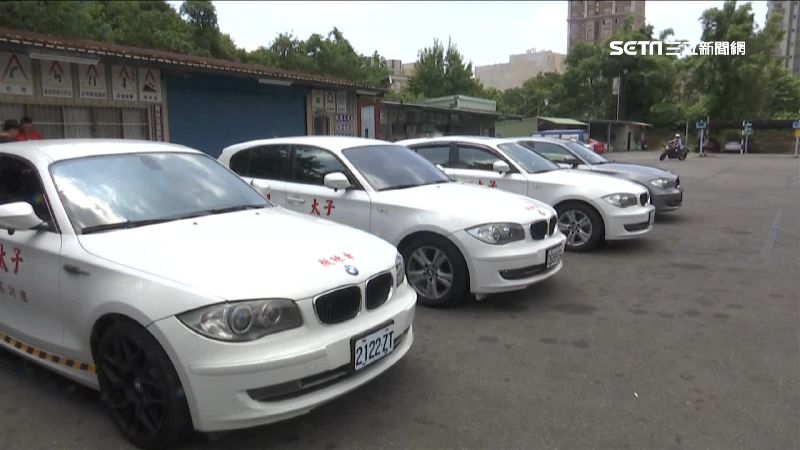 百萬BMW當「教練車」！不怕新手撞