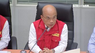 颱風來襲！蘇坐鎮指揮中心：一切到位