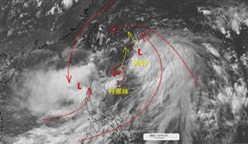 丹娜絲合體東邊雲系！路徑可能偏東　「分身挾豪雨」襲南部（圖／翻攝自天氣職人吳聖宇臉書）