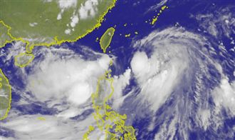 丹娜絲路徑往東修　預測登陸機率降低