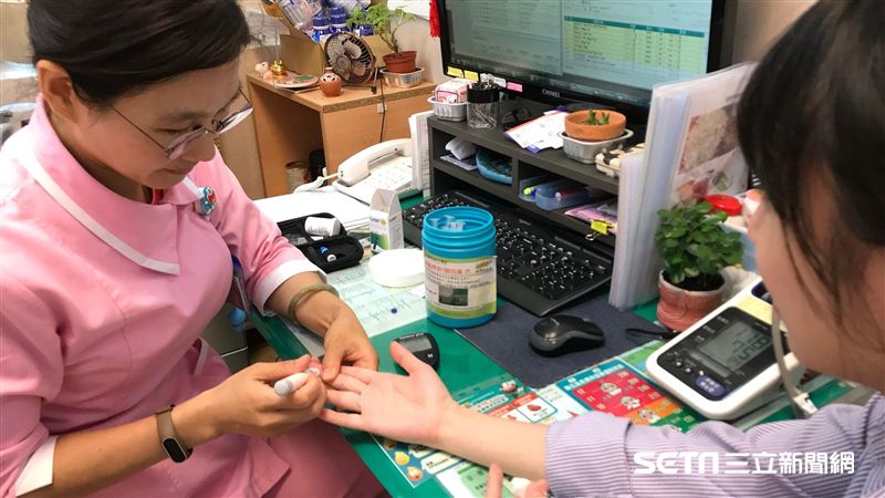 被這「不甜」水果騙！糖尿病男血糖飆