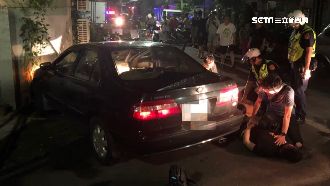 警辦案遇贓車緊跟　3賊心虛自撞遭逮