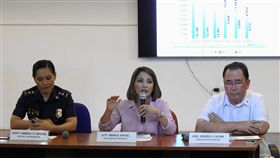 菲律賓政府：掃毒戰3年5526人死亡菲律賓總統府通訊暨作業部、國家警署、總統人權委員會祕書處18日聯合召開記者會，總統府通訊暨作業部次長拉費爾（中）說，杜特蒂上任3年來，掃毒戰造成5526名涉毒嫌犯身亡。中央社記者陳妍君馬尼拉攝　108年7月18日