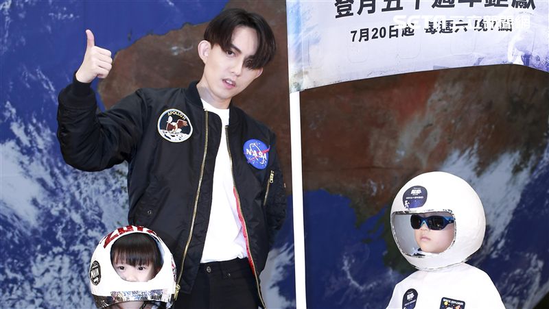 男星爆汗登月球　兒子抓周想準備股票