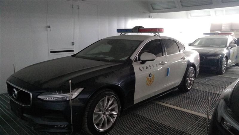 帥炸！東部警方配備超狂「瑞典戰車」