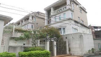 電梯別墅五車位！鄰居：有錢人住得起