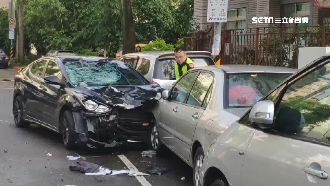 遭逆向車衝撞！50歲騎士命危送醫