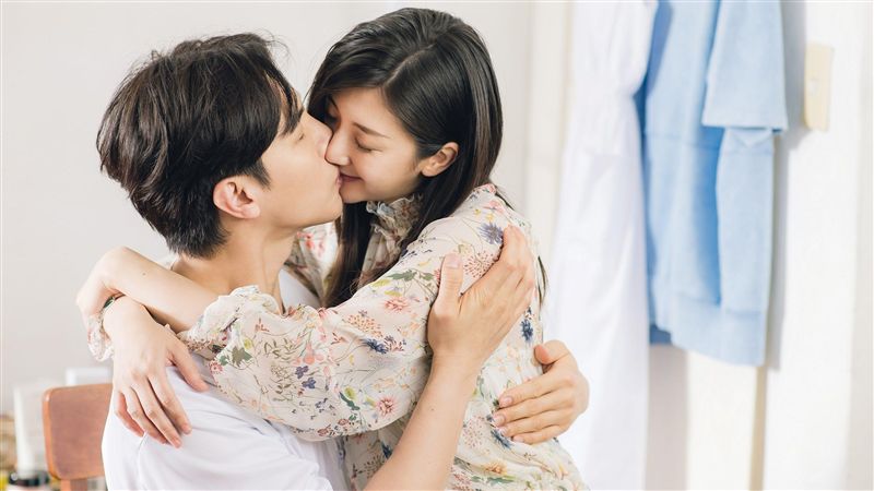 撞見前妻鋼琴激吻小王　謝佳見超崩潰