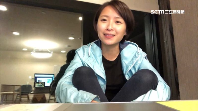 年輕女孩辣台派！網路串連「挺小英」