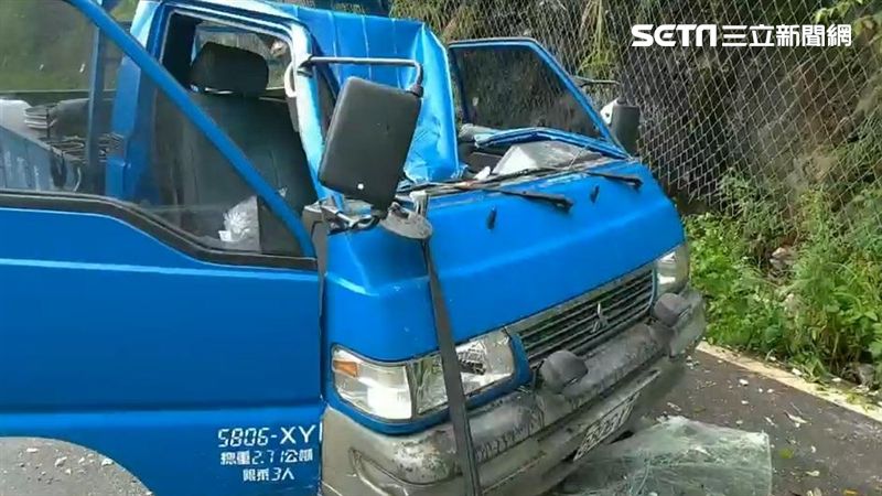 悚！工程車遭巨石砸穿　工人受困慘死