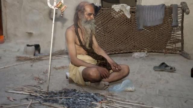 世界最臭男人　40年不洗澡為生兒子