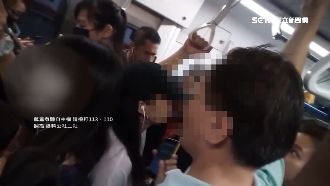 火車狼磨蹭女乘客！正義男錄影幫蒐證