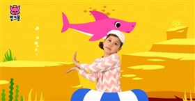 （心靈折磨！美佛州為趕街友　洗腦「鯊魚兒歌」無限播放惹議）
美國,鯊魚歌
（圖／翻攝自핑크퐁(인기 동요・동화) YouTube）
