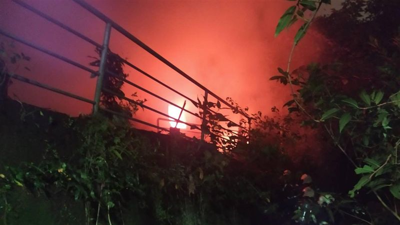 快訊／北市劍潭火警　1名女子命危