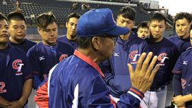 李盈南總教練賽後勉勵球員繼續努力。（圖／棒協提供）